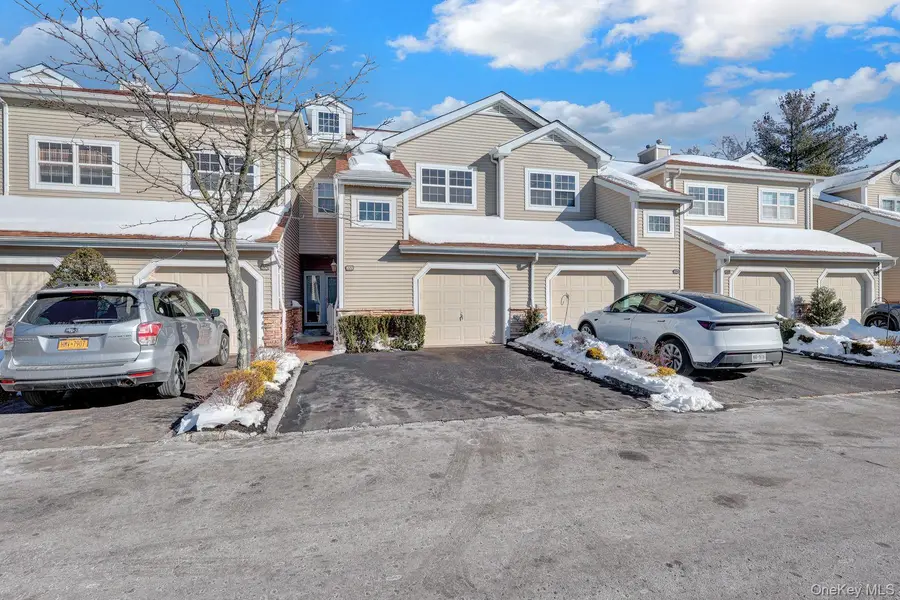 202 Carriage Lane, Plainview, NY 11803 - #2