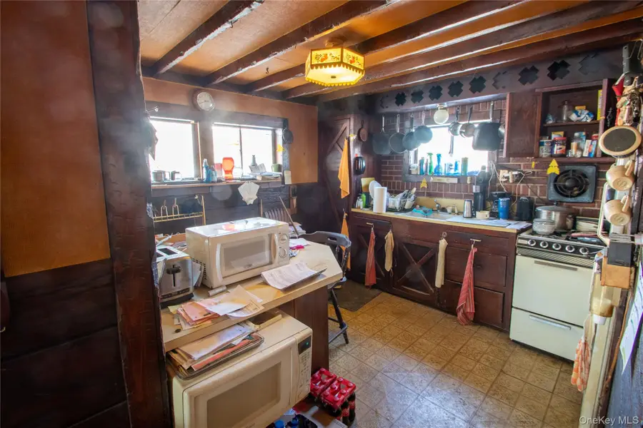 144 Carleton Avenue, Islip Terrace, NY 11752 - #3