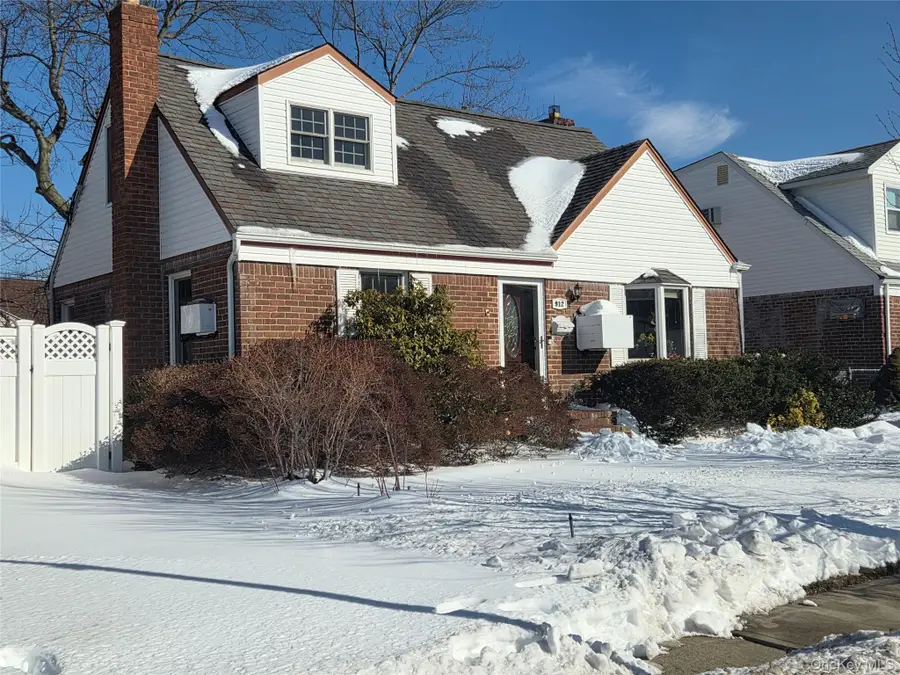 912 Oaks Drive, Franklin Square, NY 11010 - #2