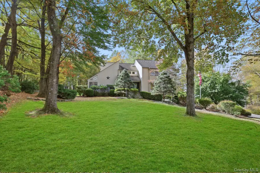 2 Sutton Place, Katonah, NY 10536 - #2