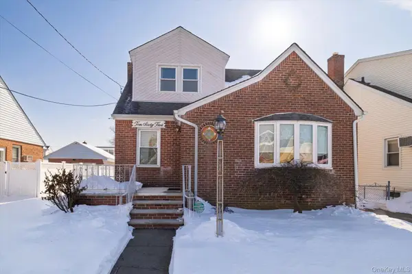 1065 Russell Street, Franklin Square, NY 11010