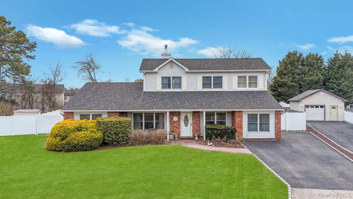 40 Sequoia Way, Holbrook, NY 11741 - #1