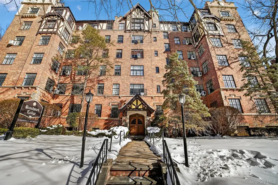 292 Main Street #6A, White Plains, NY 10601 - Image #3