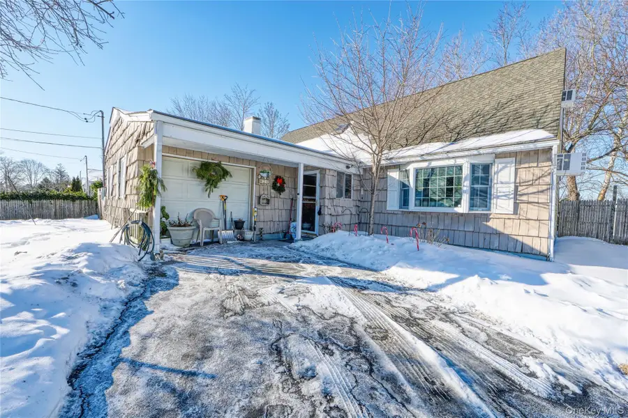 24 Normandy Drive, Holbrook, NY 11741 - #3