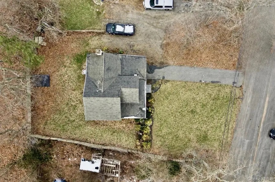 134 W Yaphank Road, Coram, NY 11727 - Image #3