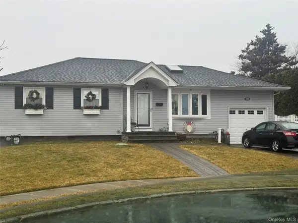 108 Forsythia Lane, North Babylon, NY 11703