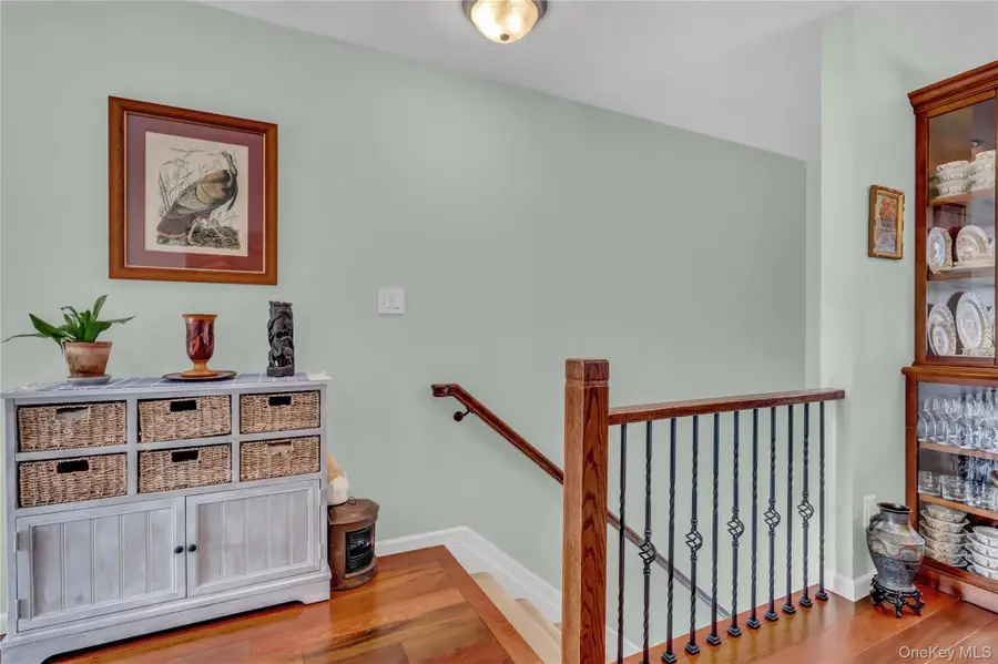 219 Mariners Way, Copiague, NY 11726 - Image #2