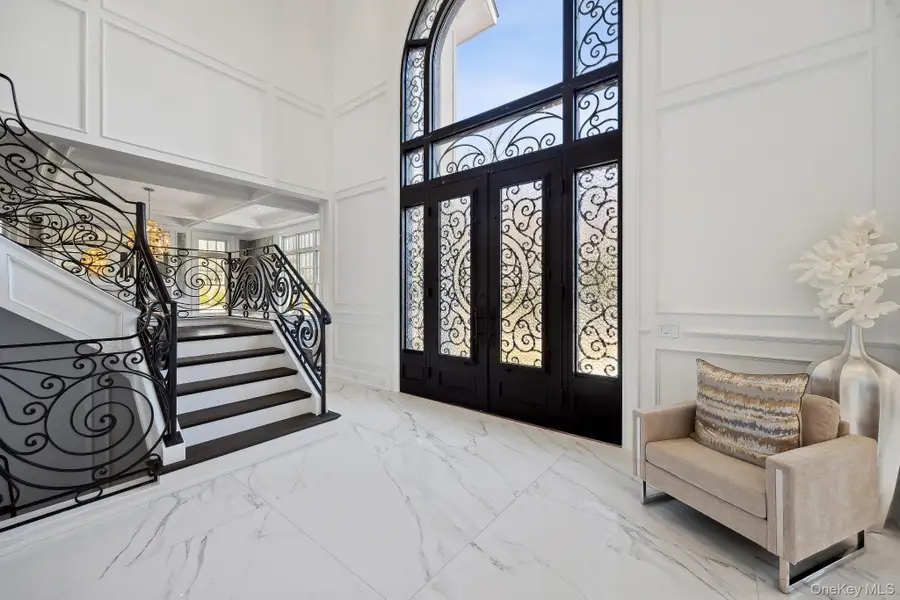 24 Landview Drive, Dix Hills, NY 11746 - Image #2