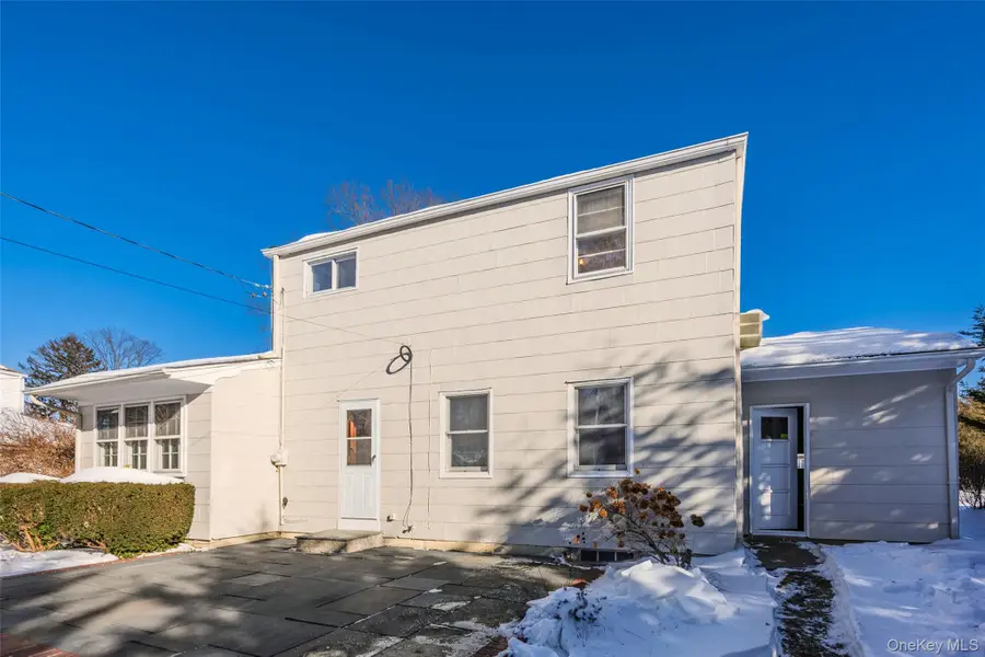 79 Appletree Lane, Roslyn Heights, NY 11577 - Image #2