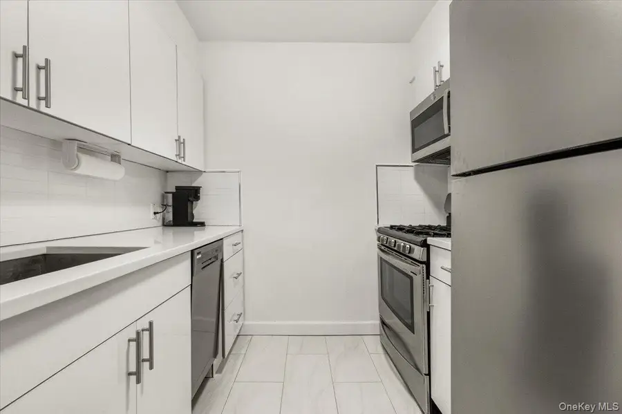 6 Birchwood Court #5B, Mineola, NY 11501 - #3