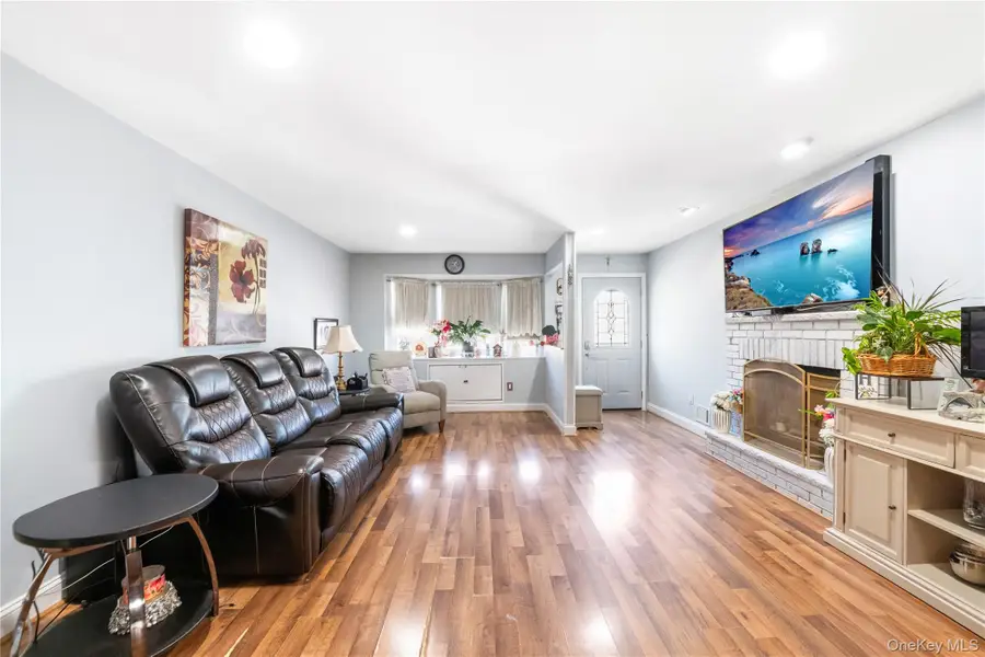 588 Yetman Avenue, Staten Island, NY 10307 - Image #2