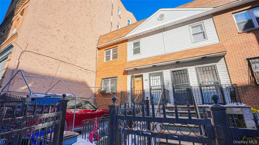 381 E 152nd Street, Bronx, NY 10455 - #2