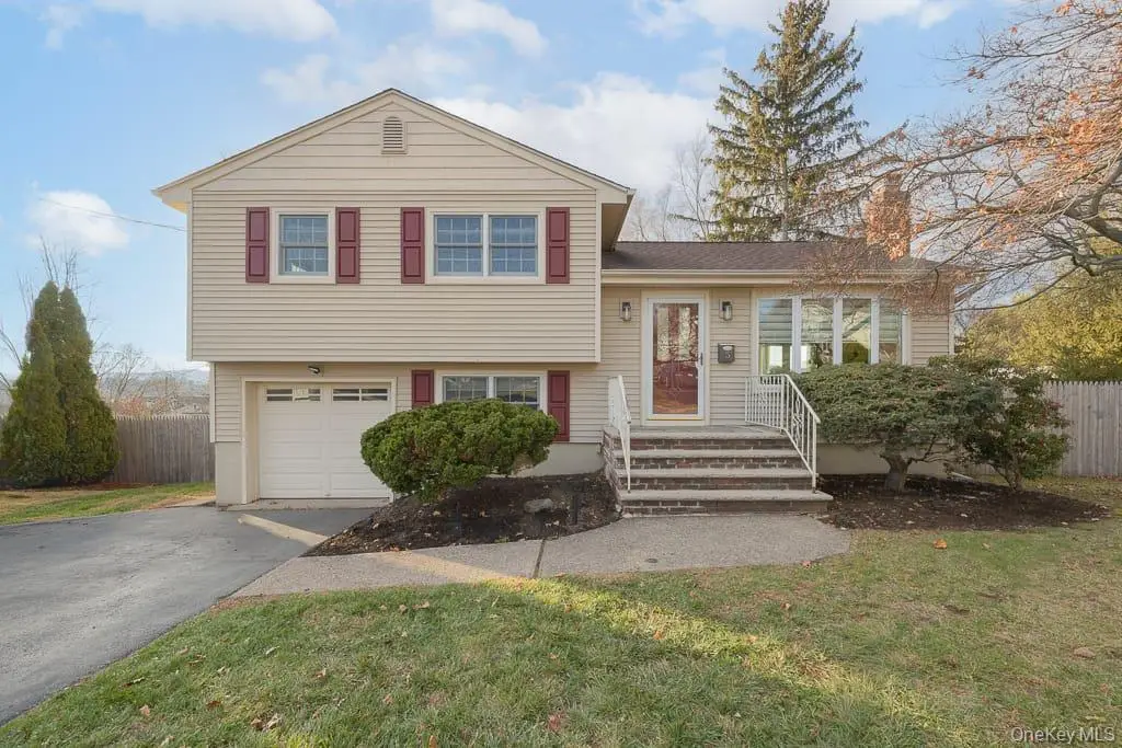 5 Foxwood Avenue, Suffern, NY 10901 - Image #1