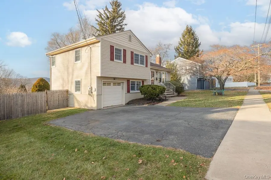 5 Foxwood Avenue, Suffern, NY 10901 - Image #2