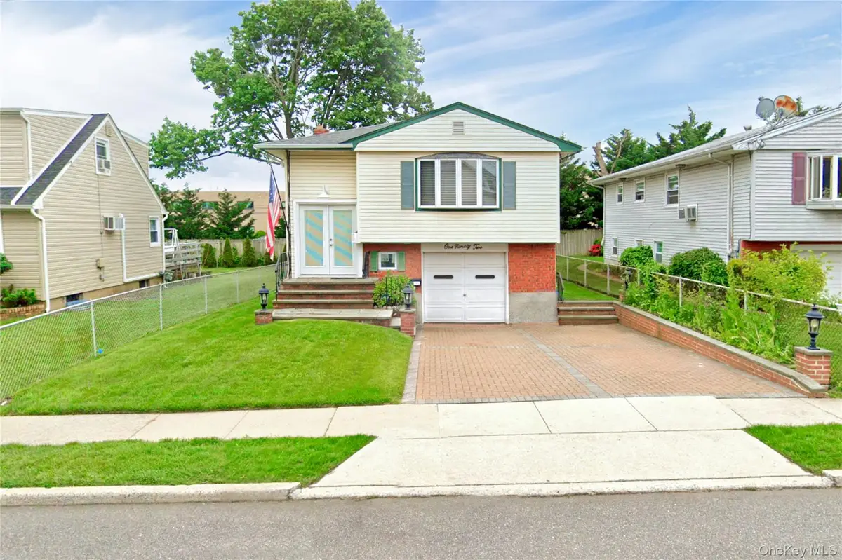 192 Park Avenue, New Hyde Park, NY 11040 - #1