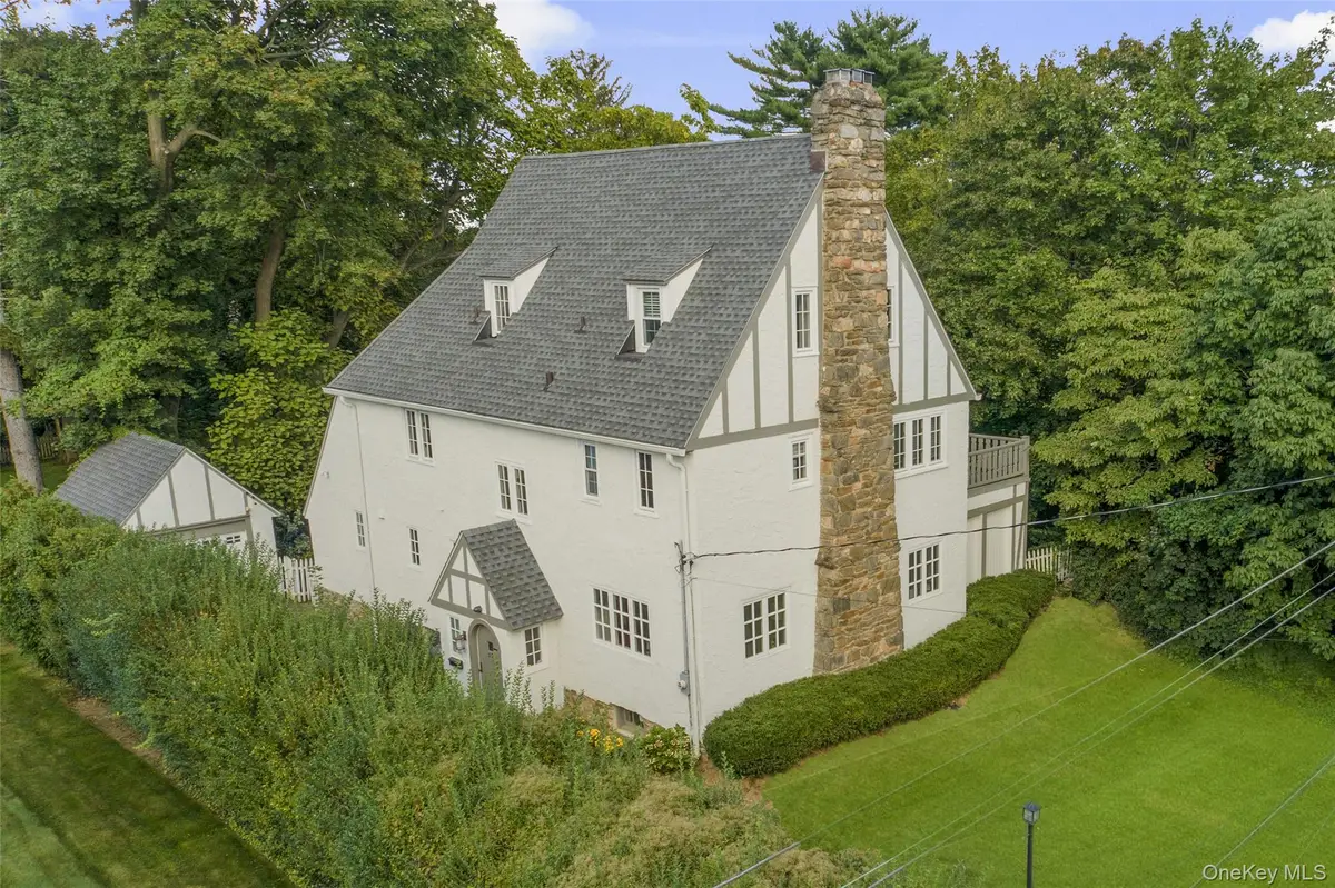 23 Lyons Place, Larchmont, NY 10538 - #1