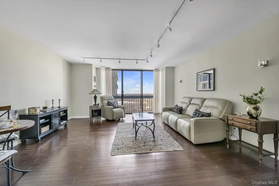 271-10 Grand Central Pkwy #27 Y, Queens, NY 11005 - #3