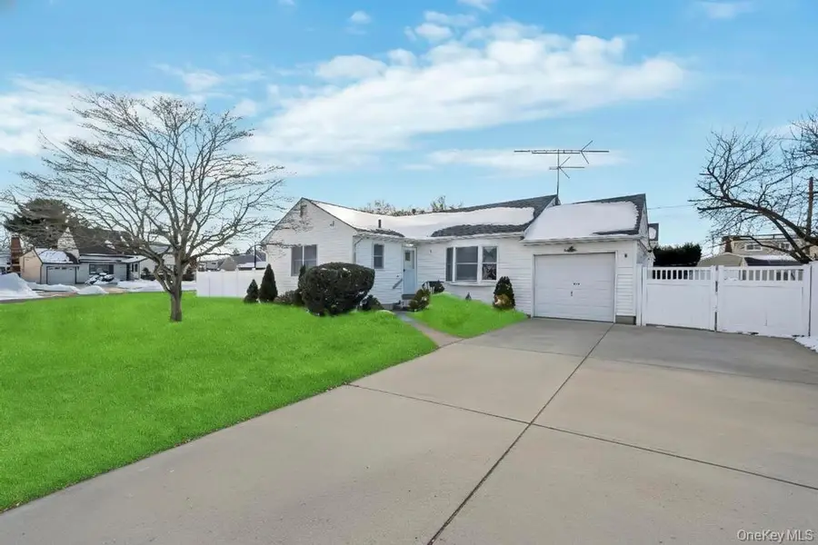 4 Adams Street, Hicksville, NY 11801 - Image #2