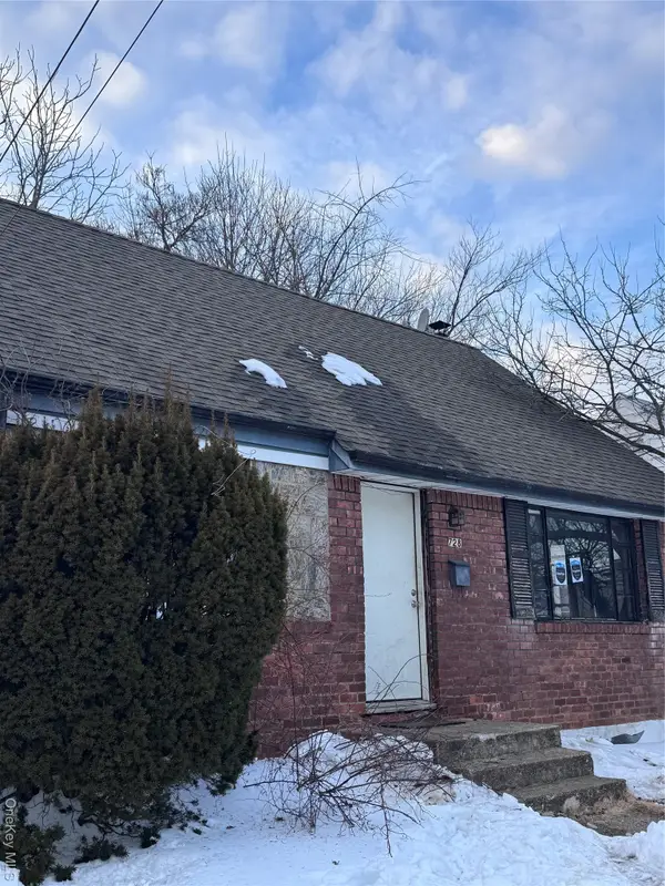 728 Martin Drive, Uniondale, NY 11553