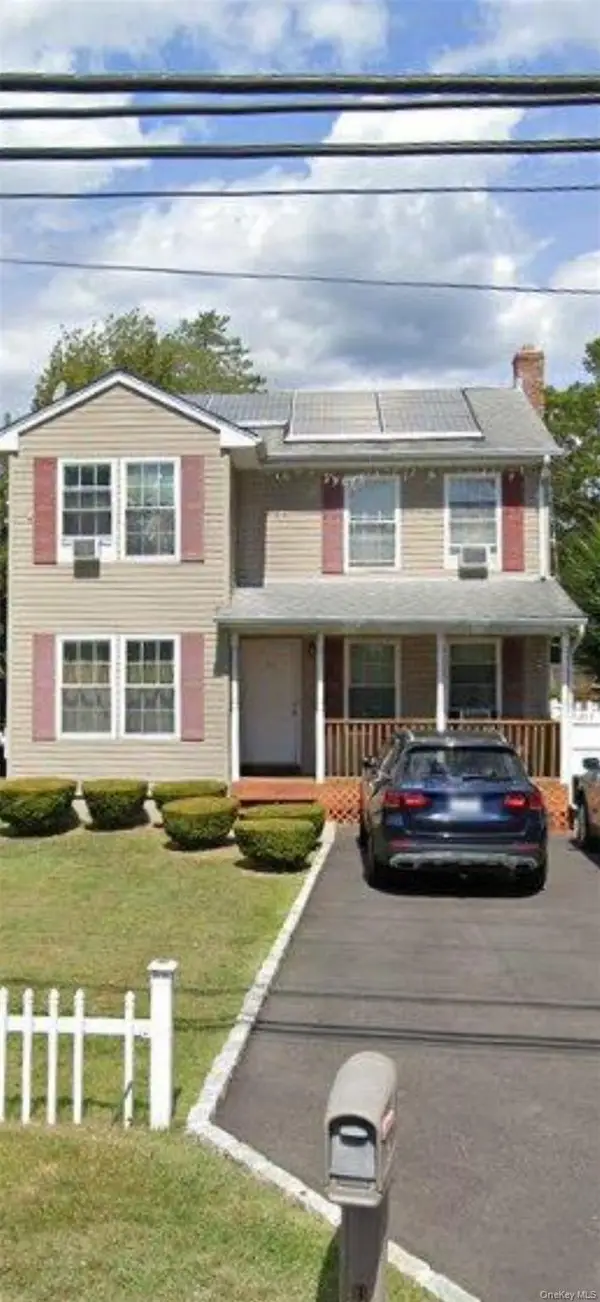 71 Washington Avenue, Wheatley Heights, NY 11798