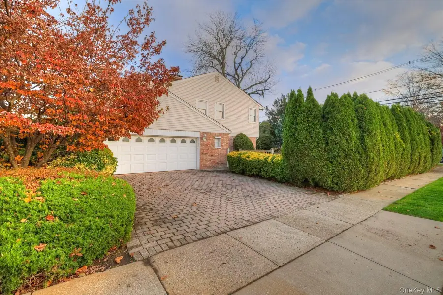 58 Allen Road, Rockville Centre, NY 11570 - #3