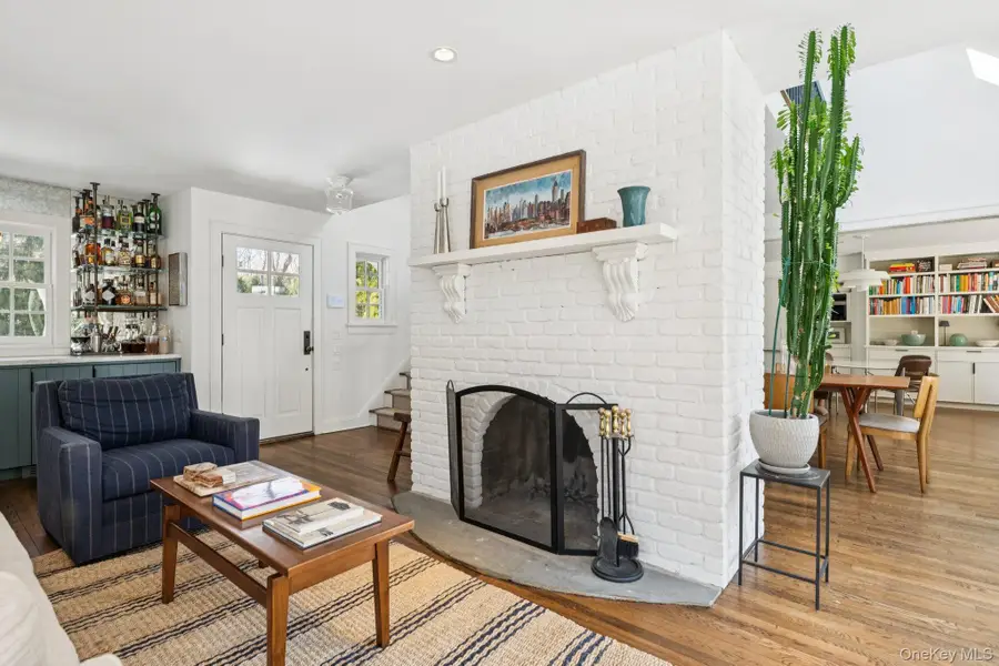 9 Wallace Lane, Brookhaven, NY 11719 - #2