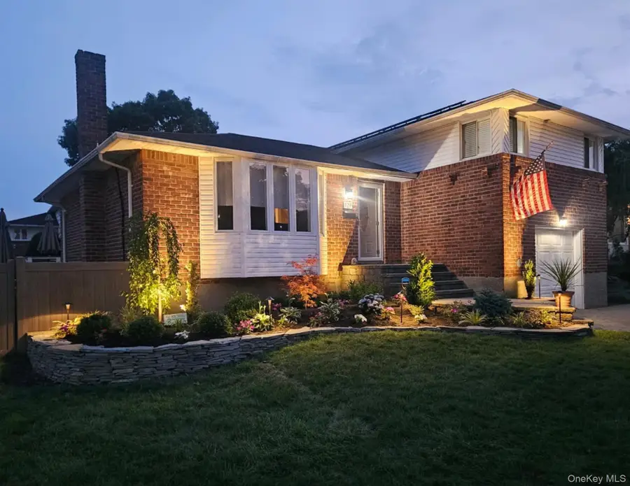 129 Stephen Street, Levittown, NY 11756 - #2