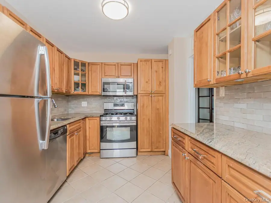 3935 Blackstone Avenue #8A, Bronx, NY 10471 - Image #2