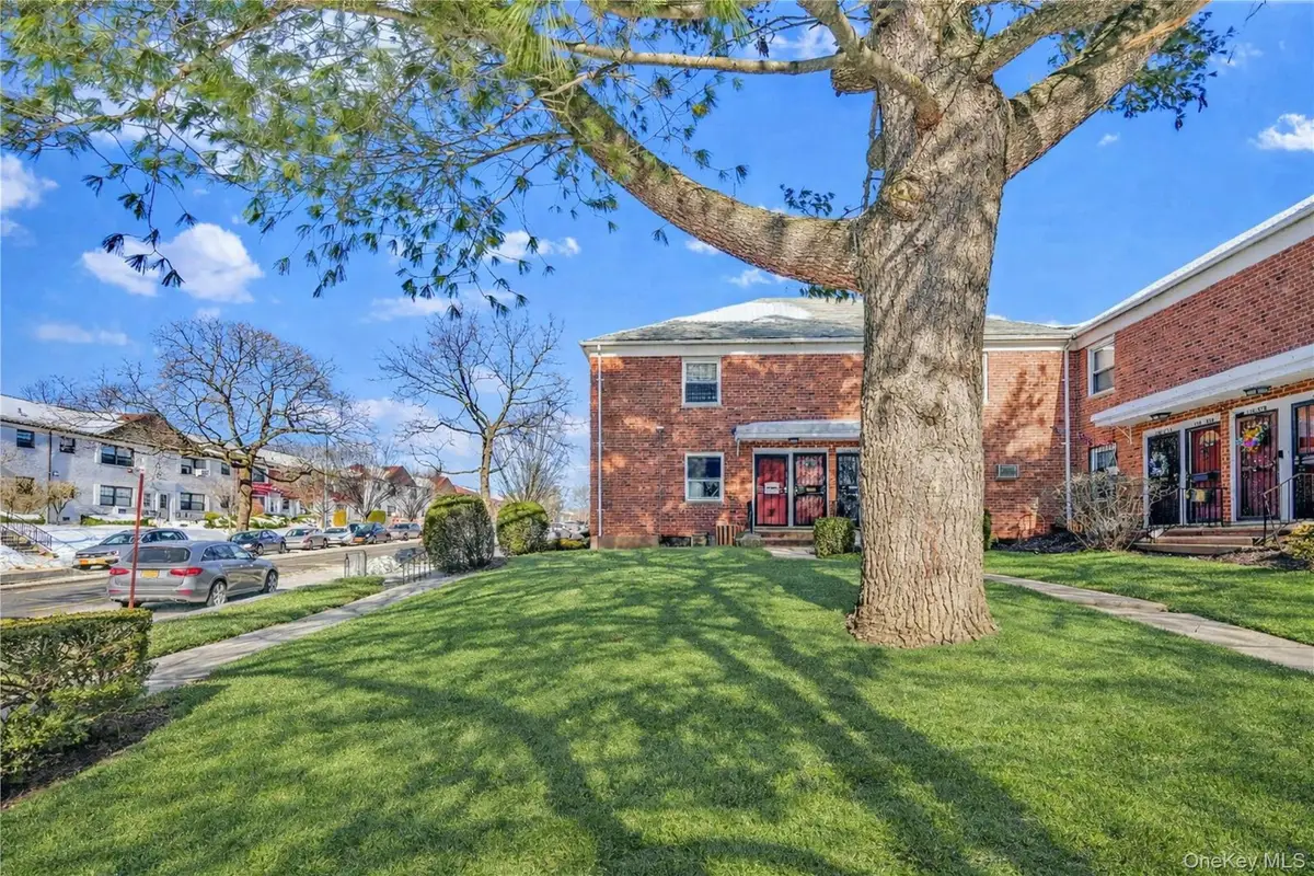 138-01 Jewel Avenue #1A, Flushing, NY 11367 - Image #1