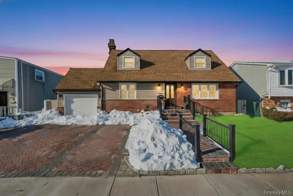 460 Roquette Avenue, Floral Park, NY 11001 - #1