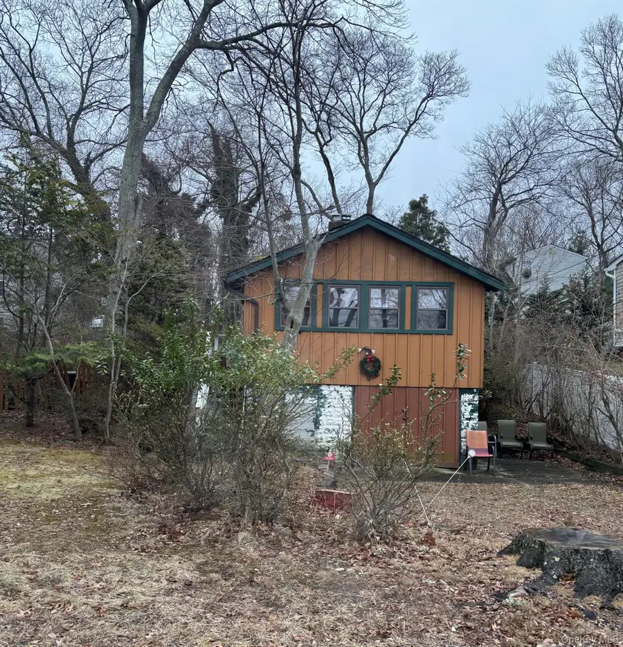 40 Hawthorne Road, Rocky Point, NY 11778 - Image #2