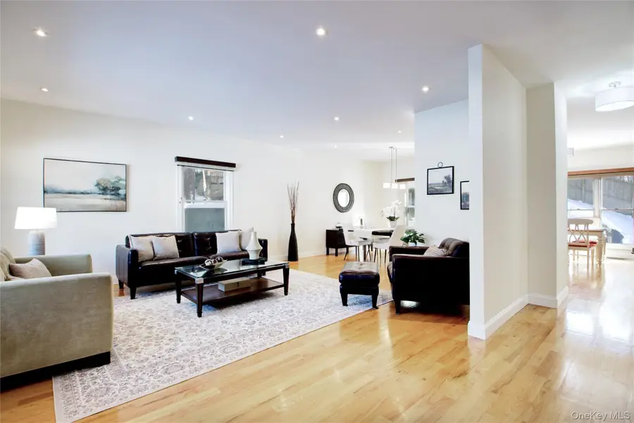 9 Revere Road, Port Washington, NY 11050 - Image #3