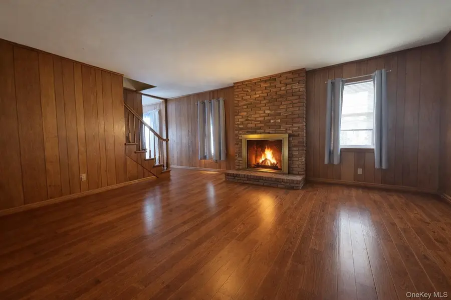 1128 Roanoke Avenue, Riverhead, NY 11901 - #2