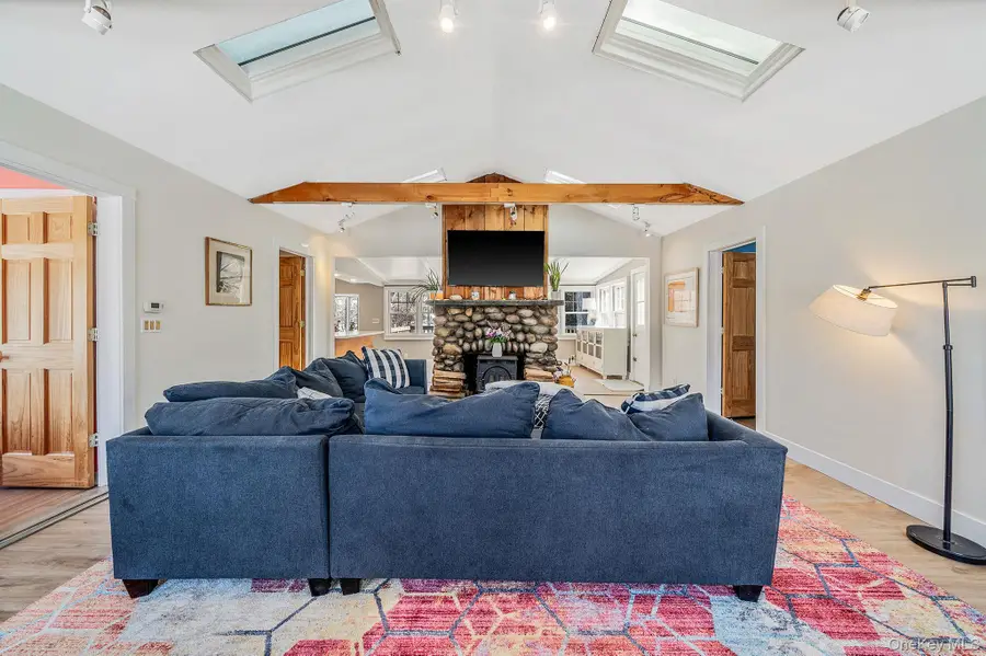 15 Ridge Lane, Miller Place, NY 11764 - #2