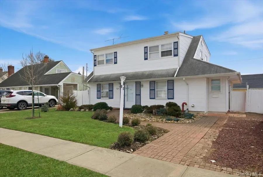 24 Crag Lane, Levittown, NY 11756 - #3