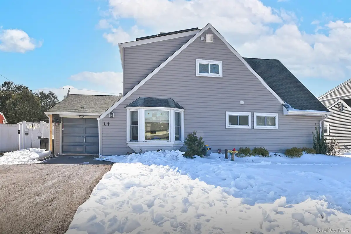 14 Thimble Lane, Hicksville, NY 11801 - Image #1