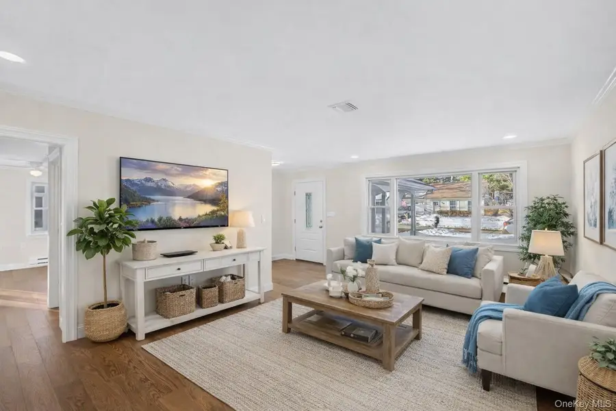 190 Edinburgh Drive, Ridge, NY 11961 - #2