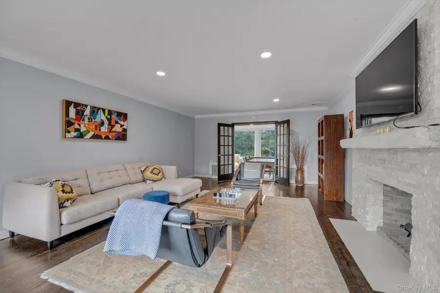 1357 Boxwood Drive E, Hewlett Harbor, NY 11557 - #3