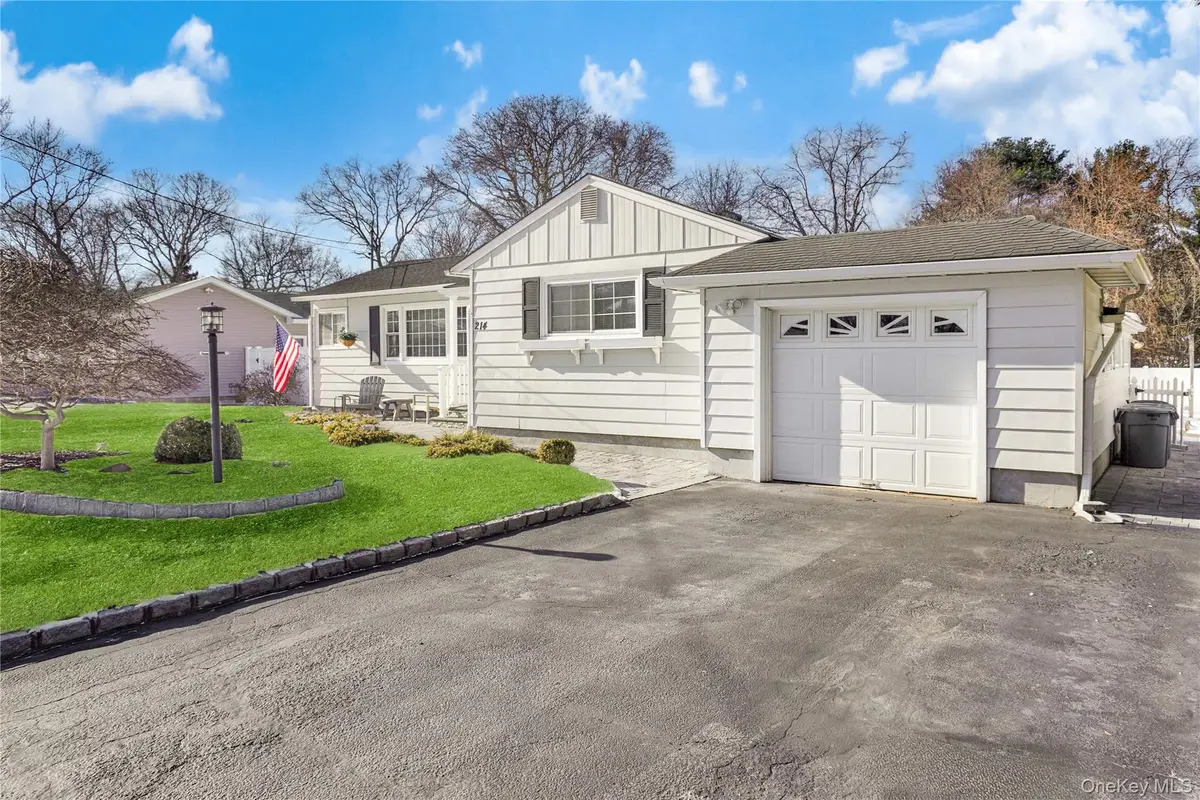 214 Avenue A, Ronkonkoma, NY 11779 - #1