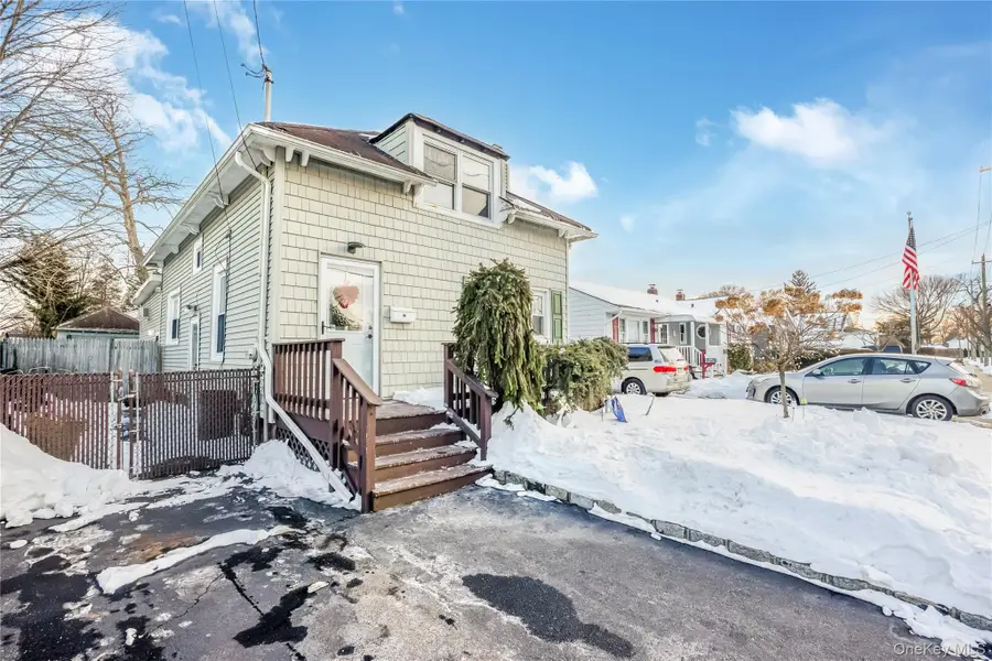 32 Sunset Avenue, Farmingdale, NY 11735 - #2