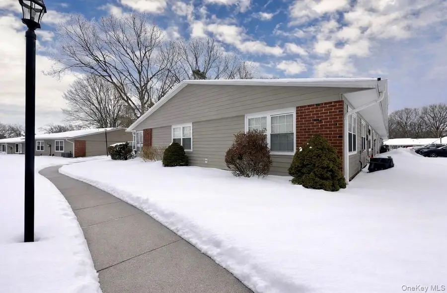 258 Newcastle Court #F, Ridge, NY 11961 - #3