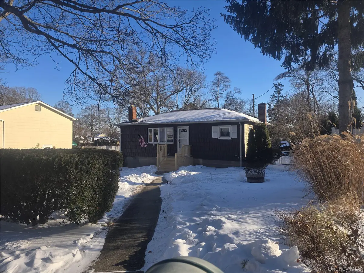 20 Birch Avenue, Farmingville, NY 11738 - #1