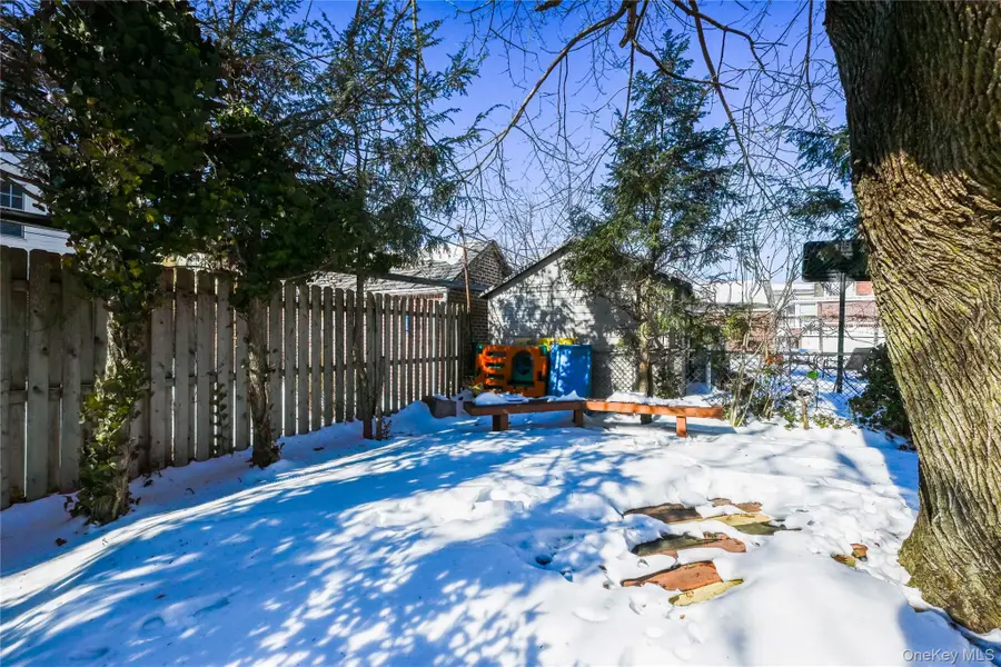 7358 189th Street, Fresh Meadows, NY 11366 - Image #3