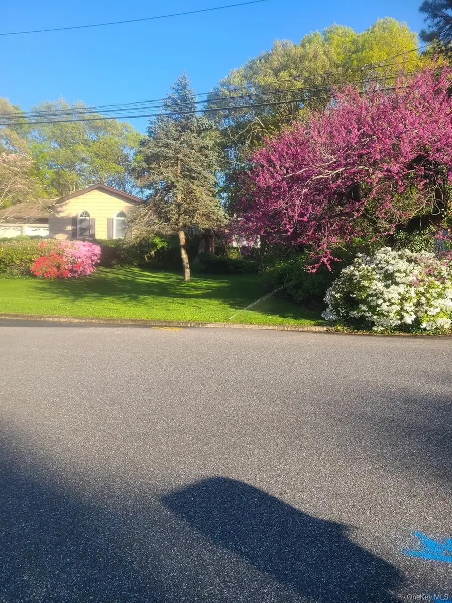 38 Maria Court, Holbrook, NY 11741 - #2