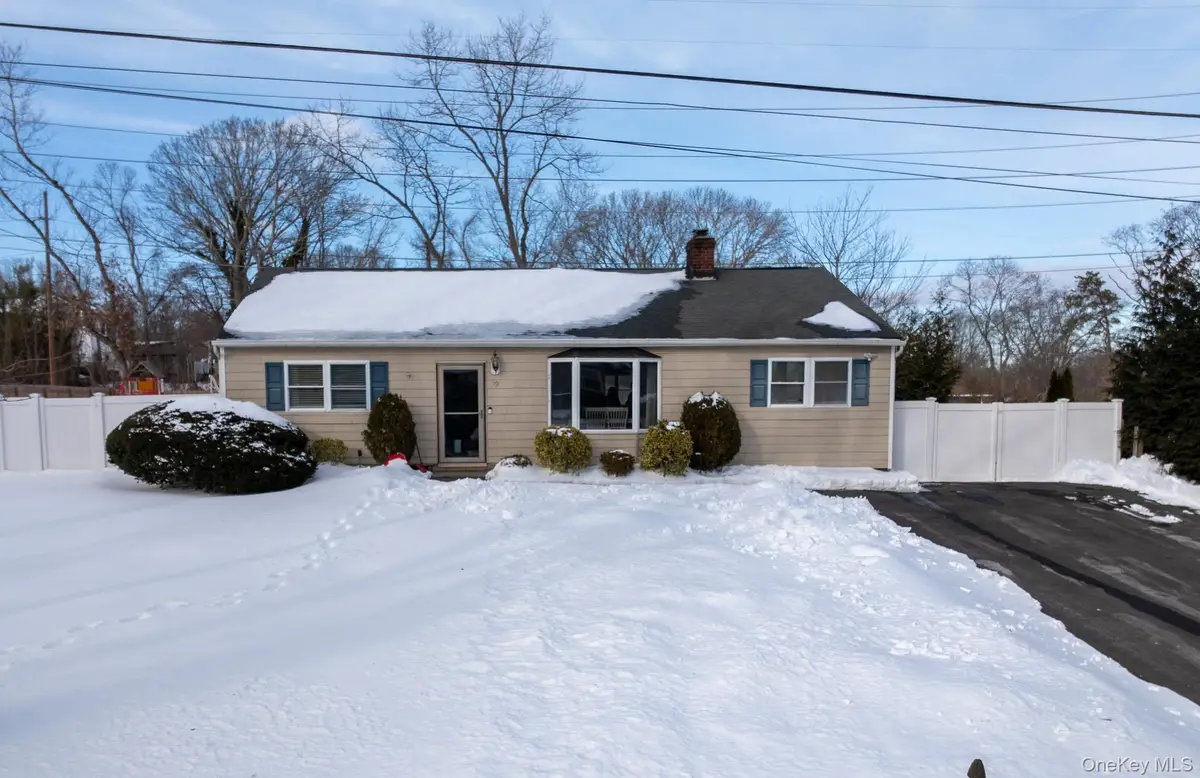 19 Larch Road, Rocky Point, NY 11778 - Image #1