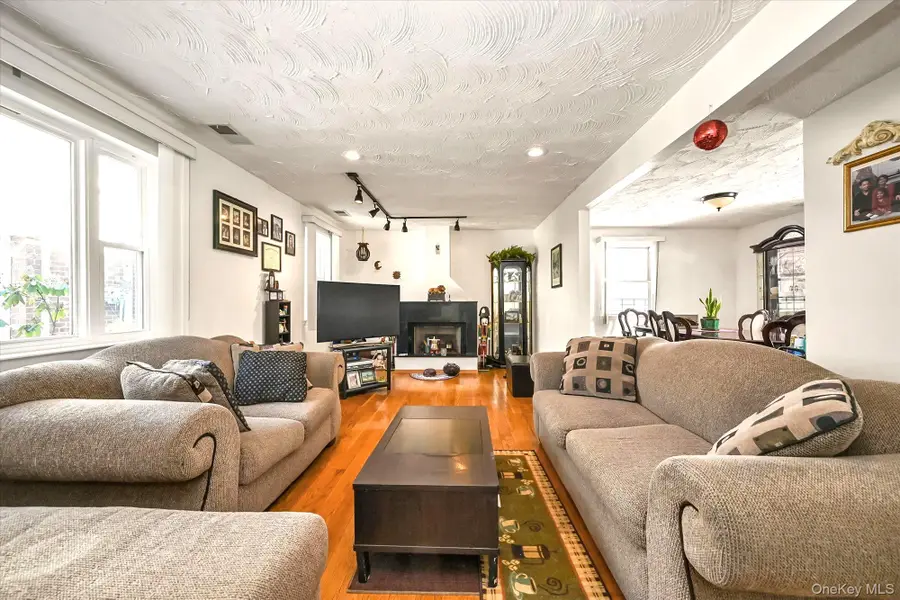 68-57 Cloverdale Boulevard #109, Bayside, NY 11364 - Image #2