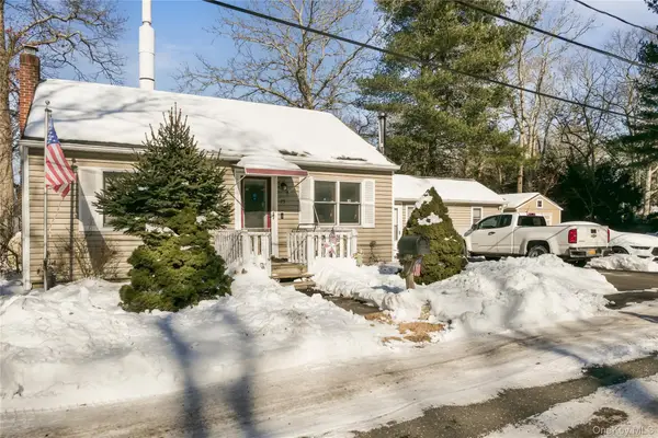 15 Private Road, Medford, NY 11763