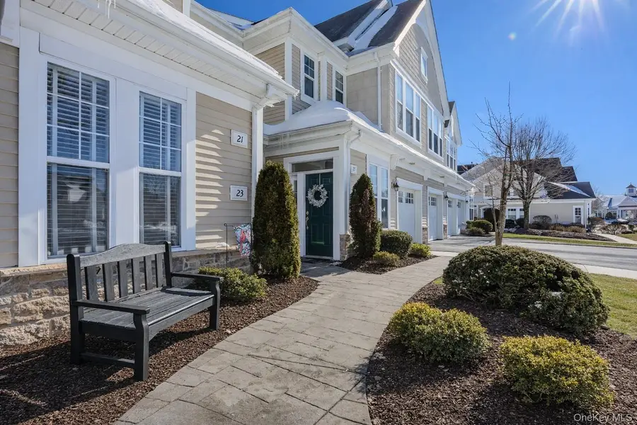 17 Sonata Court, Lake Grove, NY 11755 - #2