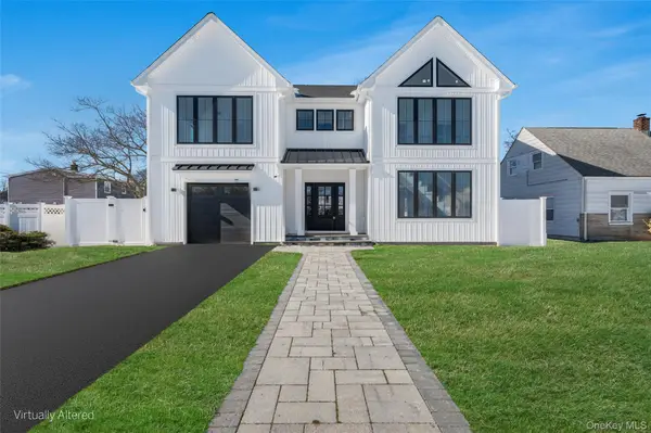 38 Pond Lane, Levittown, NY 11756