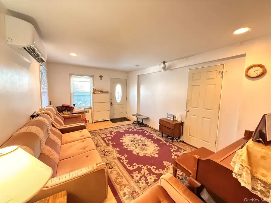 24580 61st Avenue, Little Neck, NY 11362 - Image #3